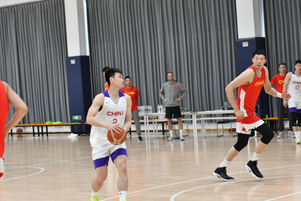 九游体育官网-包含深圳男篮训练开放日，今夜造点机会引欢呼，西甲在即，球队文化再被提及的词条